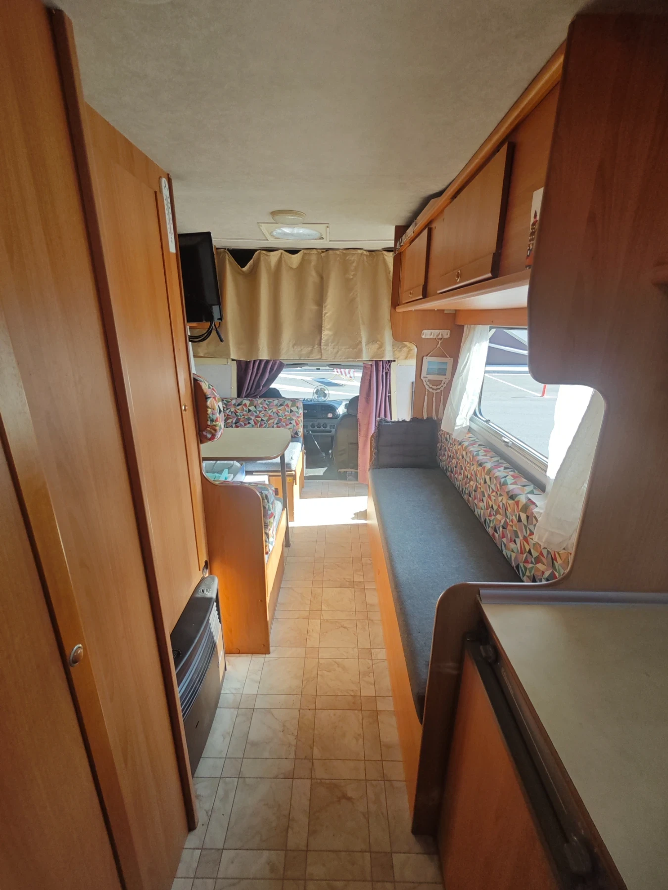 Кемпер Ford Rimor, снимка 8 - Каравани и кемпери - 53838703