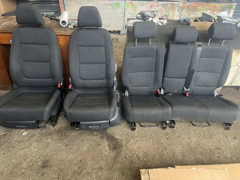 Салон плюшен плат за Vw Tiguan отлично състояние ном 785