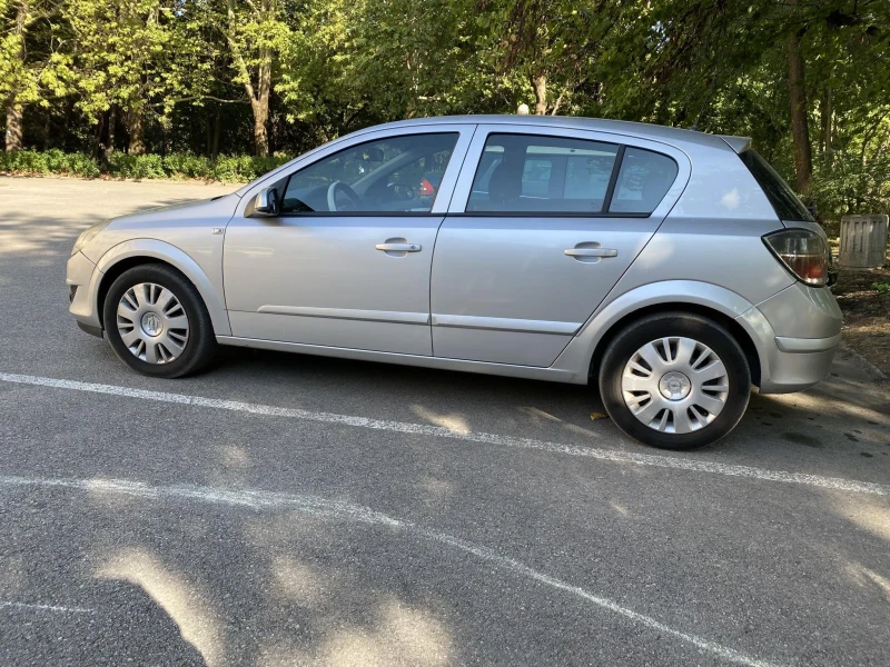 Opel Astra 1.7CDTI, снимка 4 - Автомобили и джипове - 47491208