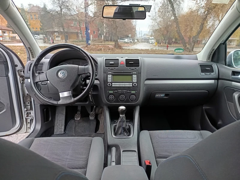 VW Golf, снимка 6 - Автомобили и джипове - 48352678