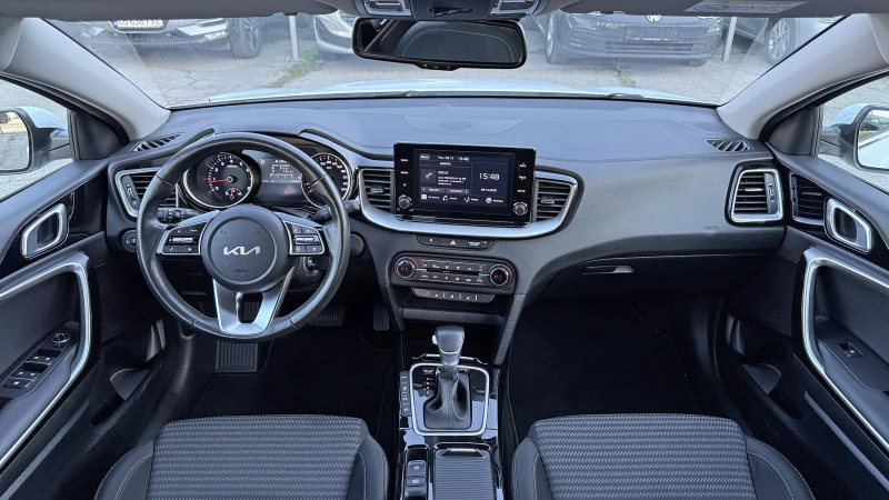 Kia Ceed 1.5 T-GDI, снимка 7 - Автомобили и джипове - 52007678