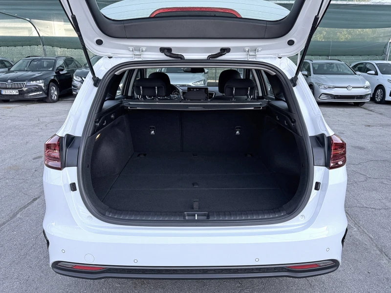 Kia Ceed 1.5 T-GDI, снимка 14 - Автомобили и джипове - 52007678