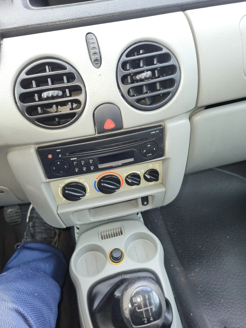 Renault Kangoo 1.2i , снимка 11 - Автомобили и джипове - 52438890