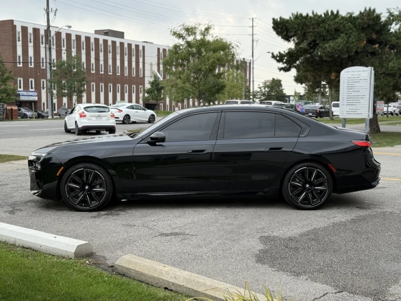 BMW 760 XDRIVE| Bowers & Wilkins| Пано| Щори| Massage, снимка 7 - Автомобили и джипове - 52691581