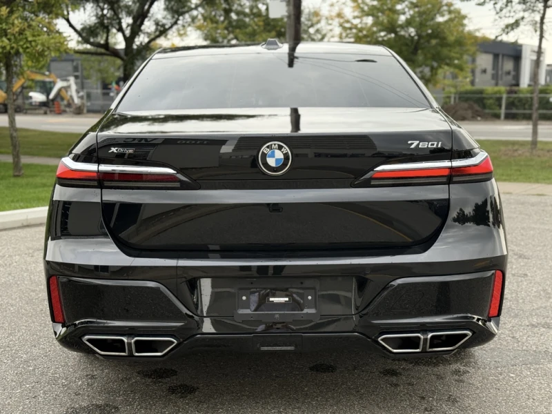 BMW 760 XDRIVE| Bowers & Wilkins| Пано| Щори| Massage, снимка 5 - Автомобили и джипове - 52691581