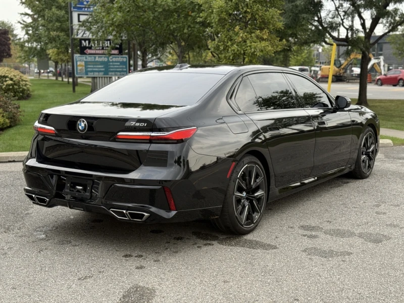 BMW 760 XDRIVE| Bowers & Wilkins| Пано| Щори| Massage, снимка 4 - Автомобили и джипове - 52691581