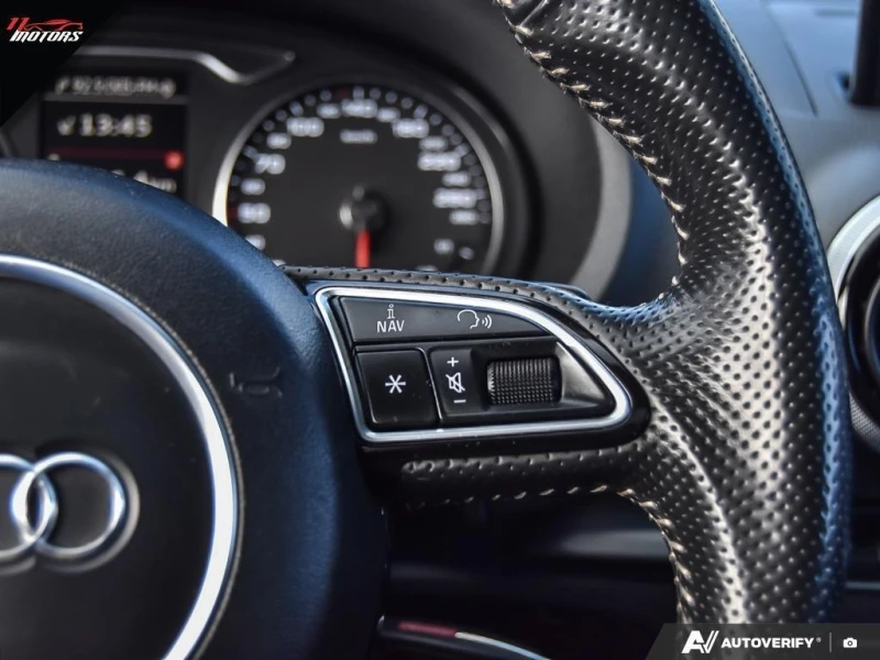 Audi A3 * 4dr Sdn quattro 2.0T Progressiv | NO ACCIDENTS *, снимка 17 - Автомобили и джипове - 52772478