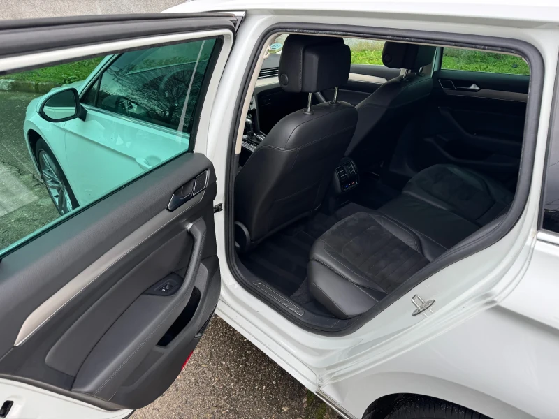 VW Passat 2.0TDI Highline VIRTUAL DISTRONIC, снимка 6 - Автомобили и джипове - 53037408