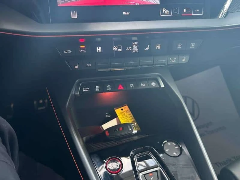 Audi S3 * Technik * BANHG & OLUFSEN* PANO* KEYLESS* , снимка 17 - Автомобили и джипове - 53570898