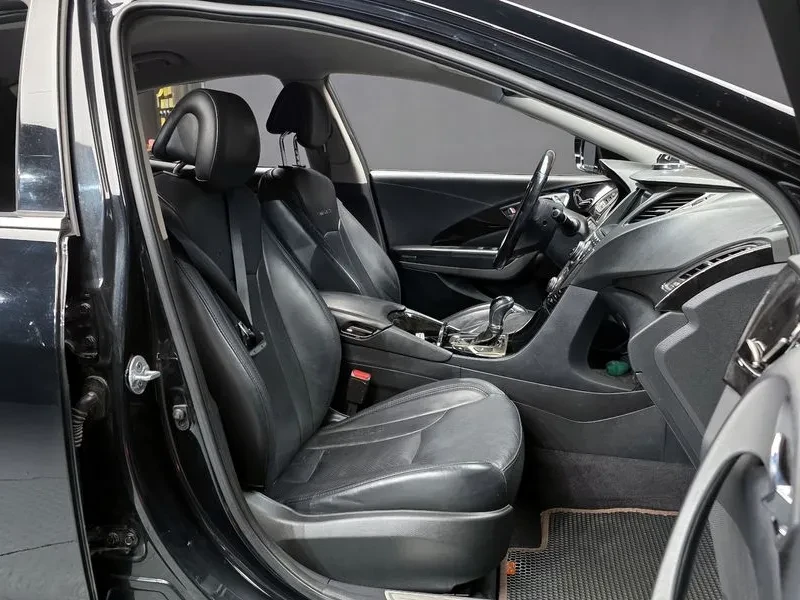 Hyundai Grandeur 2.4, снимка 10 - Автомобили и джипове - 54626083