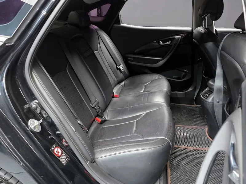 Hyundai Grandeur 2.4, снимка 12 - Автомобили и джипове - 54626083