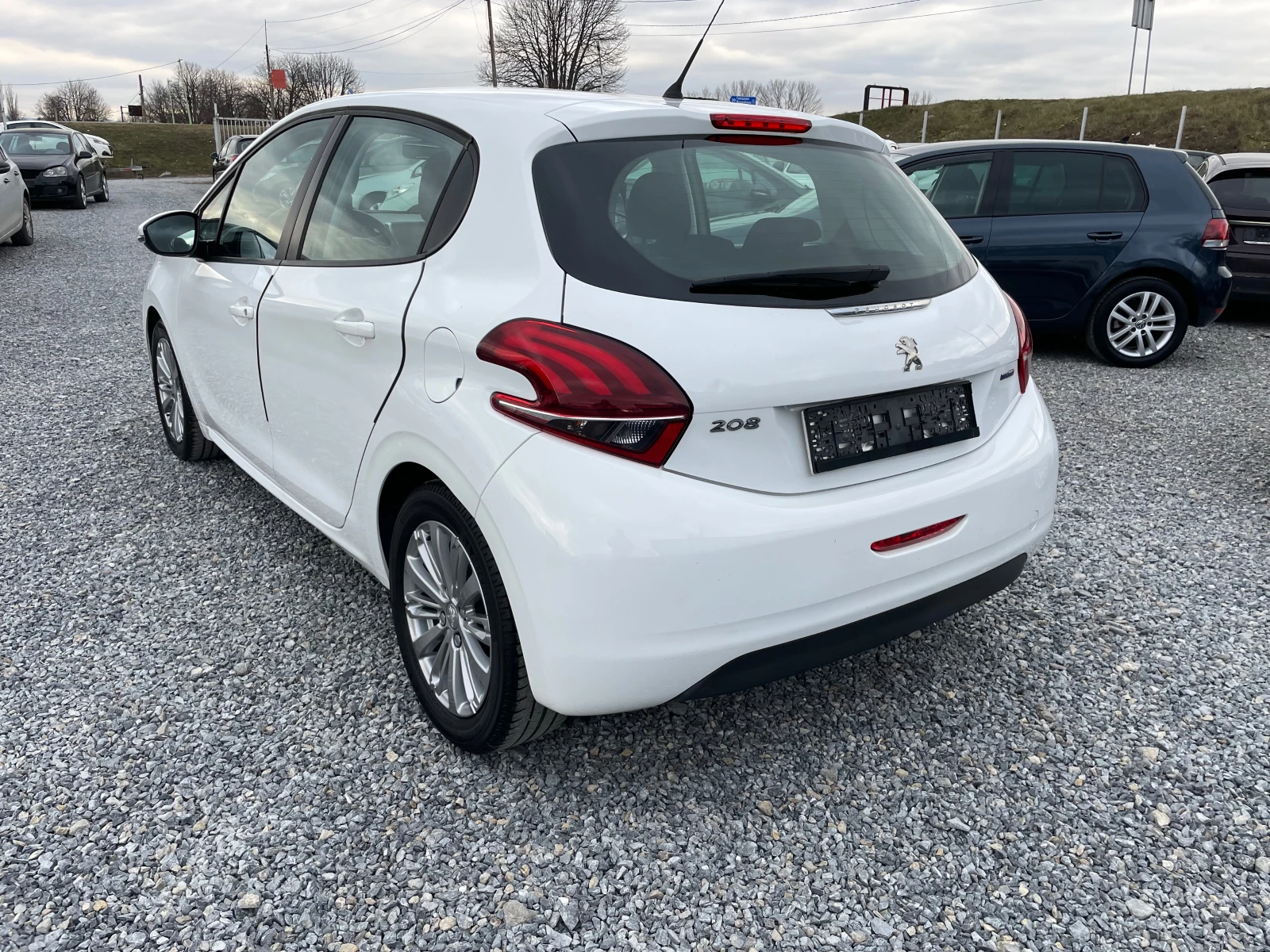 Peugeot 208 1.2 VTI EVRO 6 - изображение 5