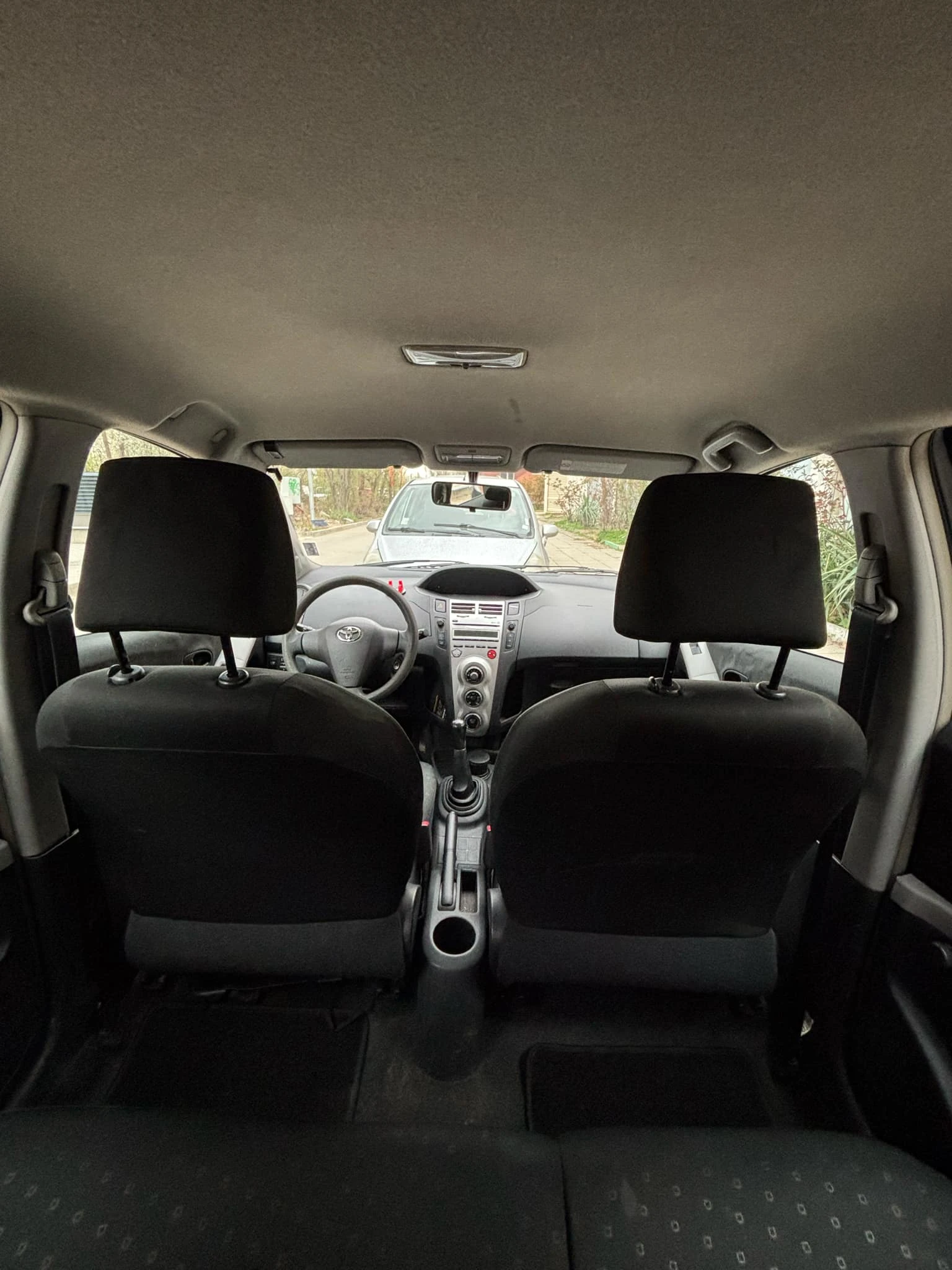 Toyota Yaris  - изображение 8