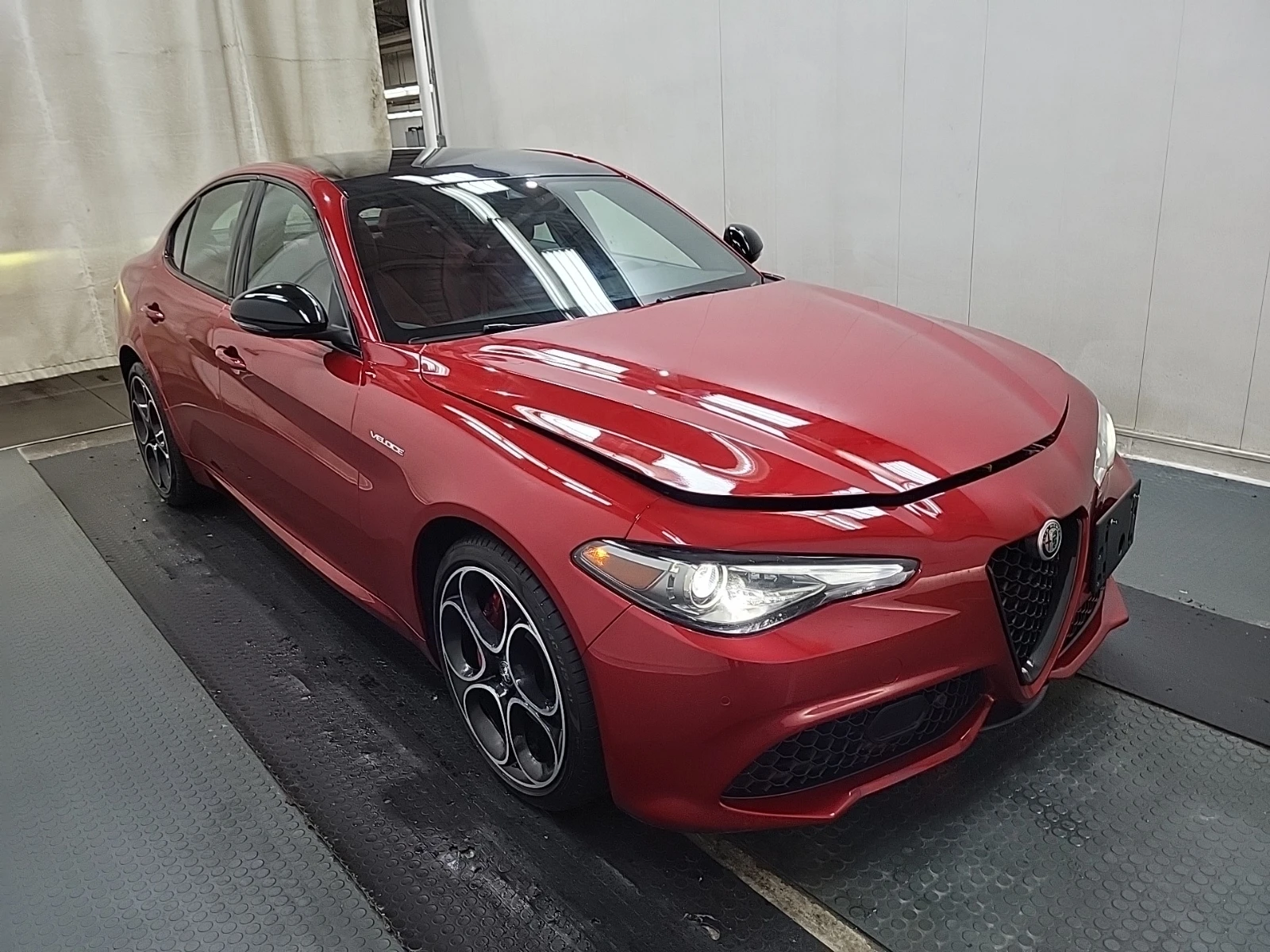 Alfa Romeo Giulia * VELOCE * 8ZF * CARFAX * ВЪЗМОЖНОСТ ЗА ФИНАНСИРАН - изображение 2