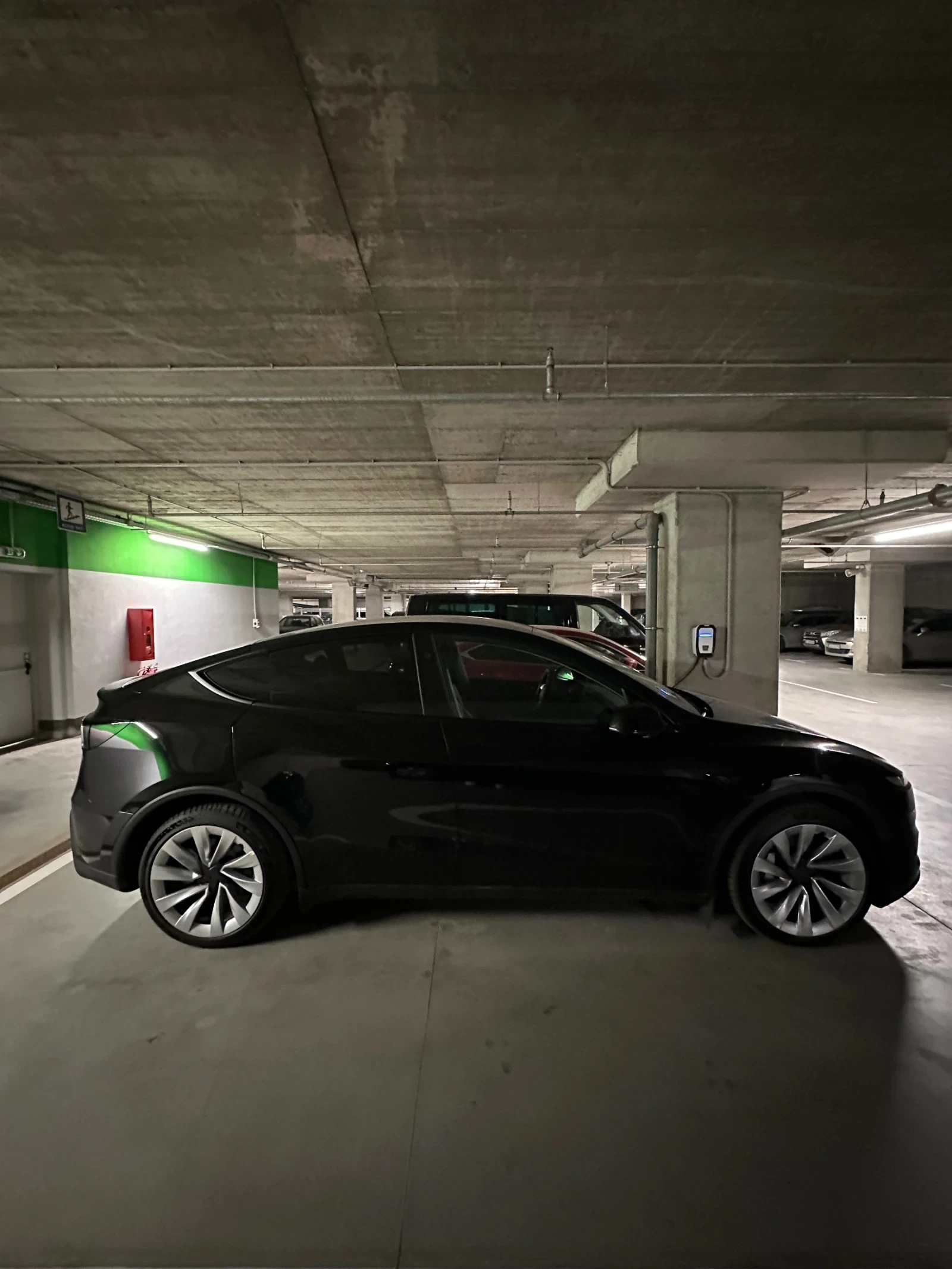 Tesla Model Y Juniper Launch Edition (Long Range) (Бартер) - изображение 3