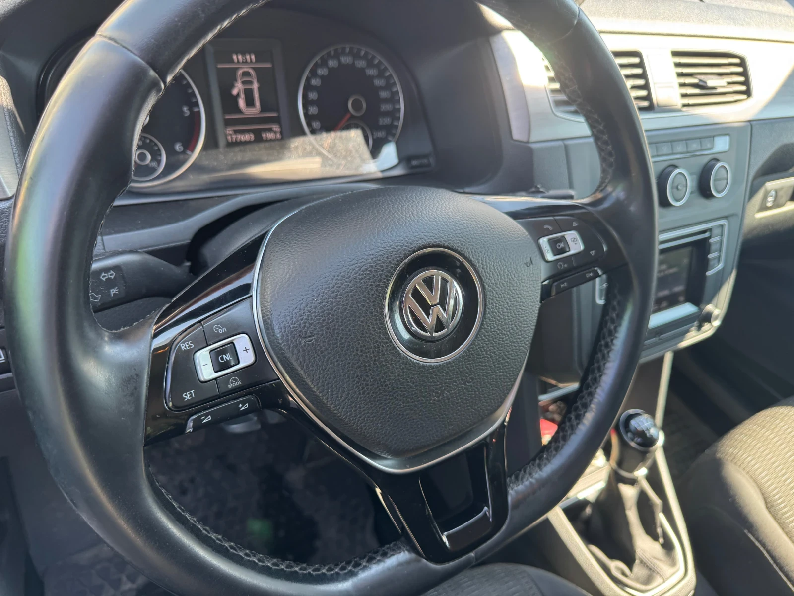 VW Caddy  - изображение 8
