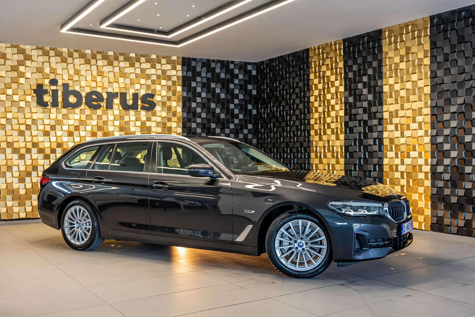 BMW 530E Plug-In Hybrid - изображение 2