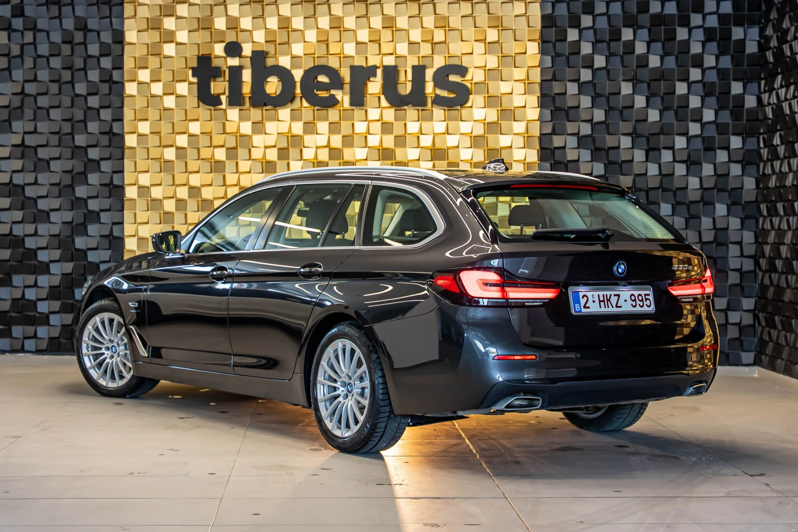 BMW 530E Plug-In Hybrid - изображение 5