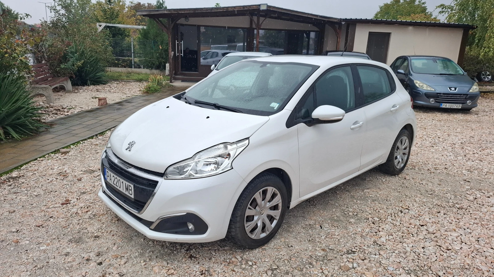 Peugeot 208 1.5 2020 год. | Mobile.bg — изображение 2