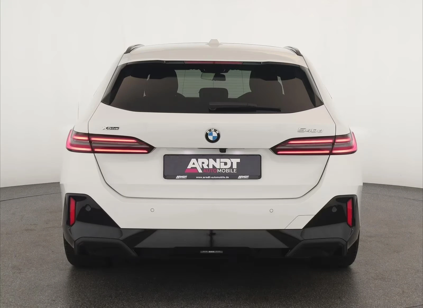 BMW 540 d xDrive M-Sport PRO - изображение 2