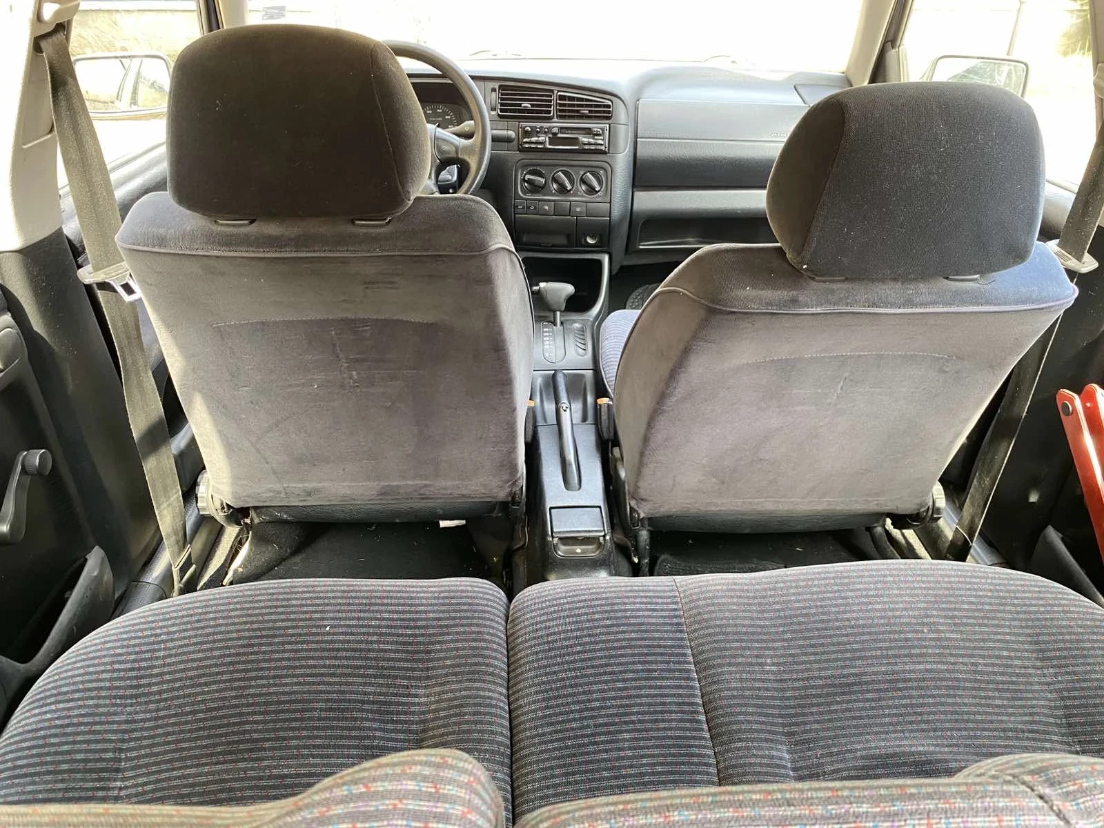 VW Golf 3, Автоматик, Газ, снимка 7 - Автомобили и джипове - 53770256