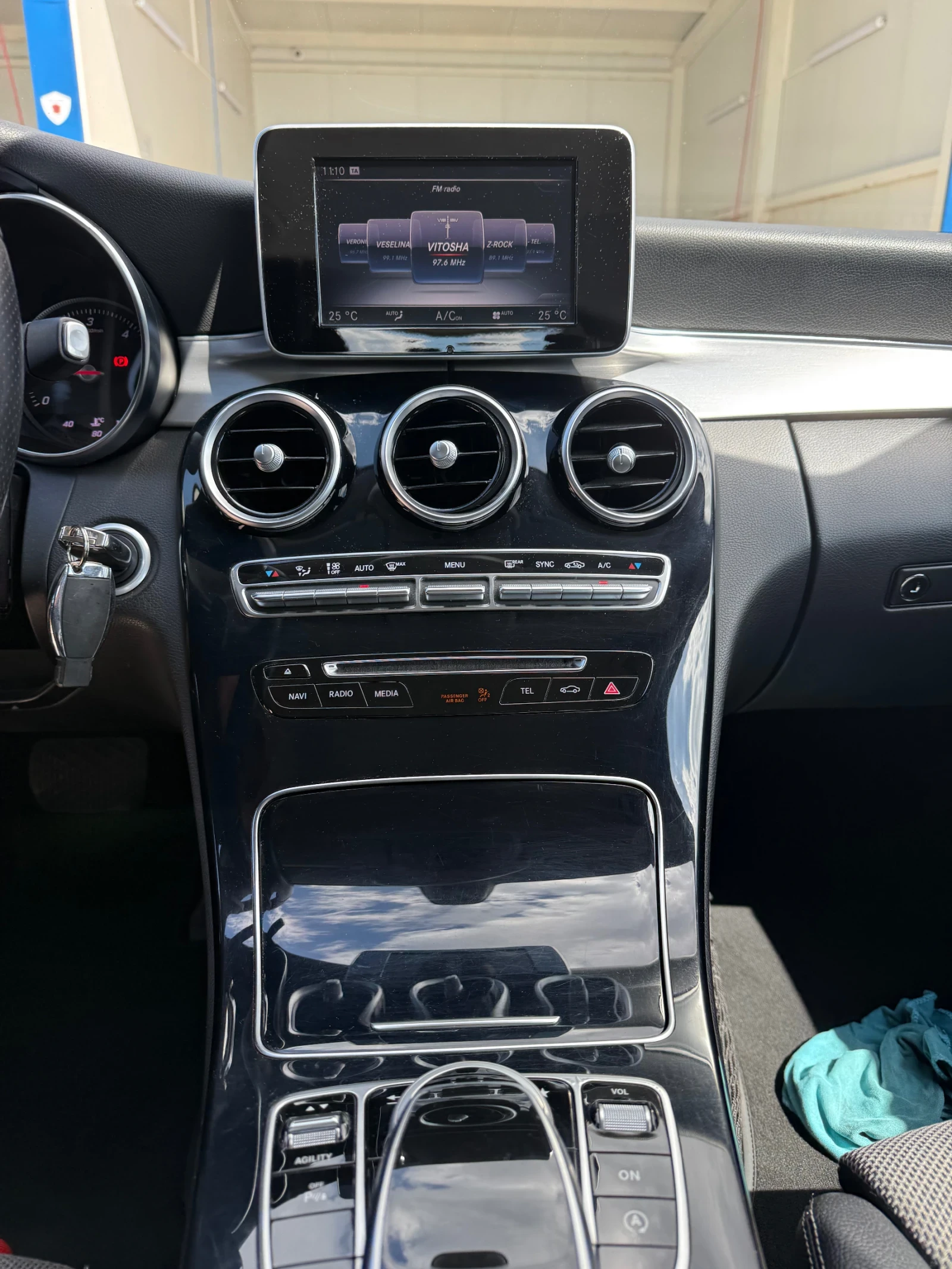 Mercedes-Benz C 220 AMG PACKAGE, снимка 9 - Автомобили и джипове - 54147457