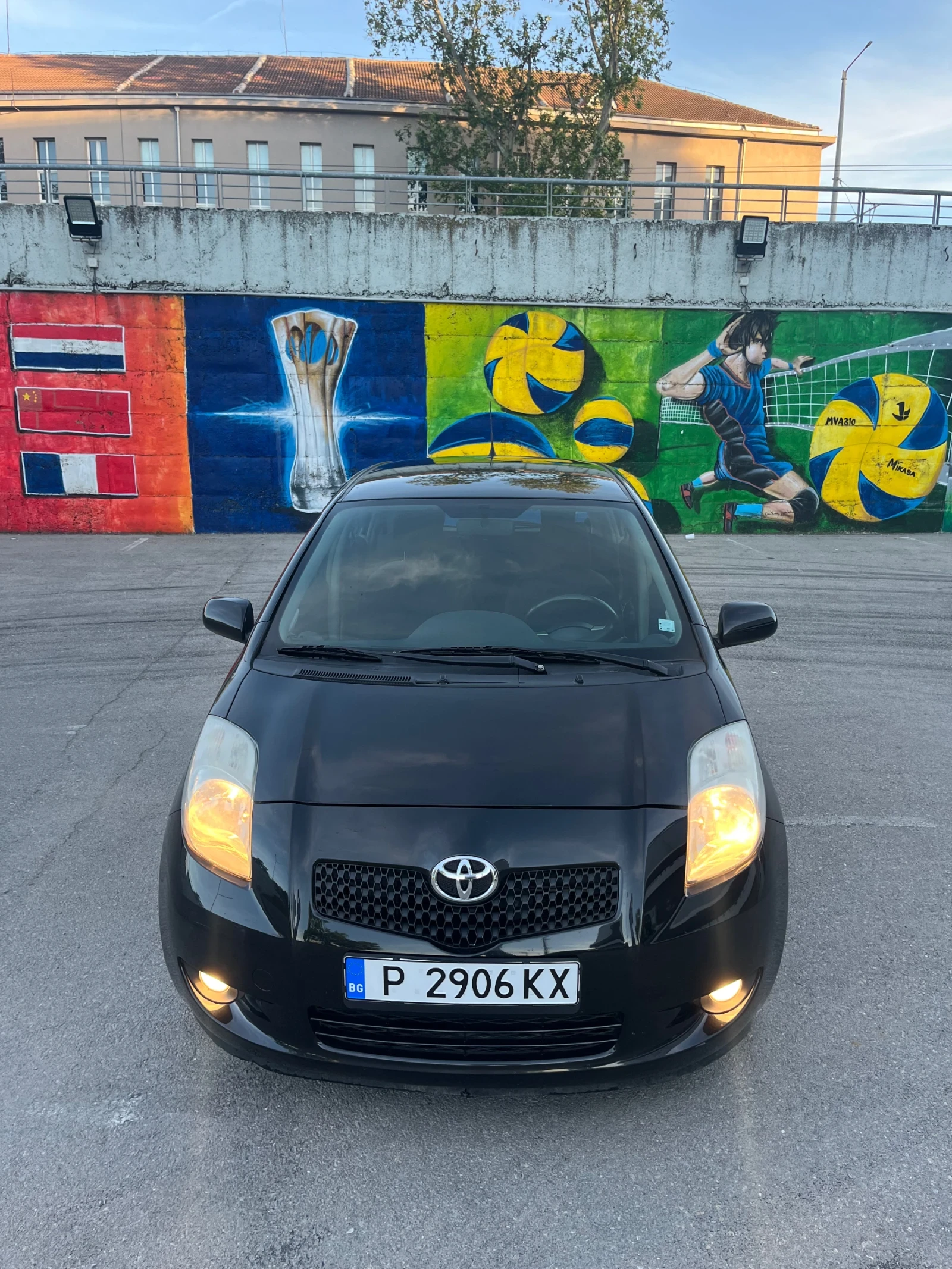 Toyota Yaris Toyota Yaris 1.3/ 87 к.с. | Икономична | Обслужена, снимка 5 - Автомобили и джипове - 54714930