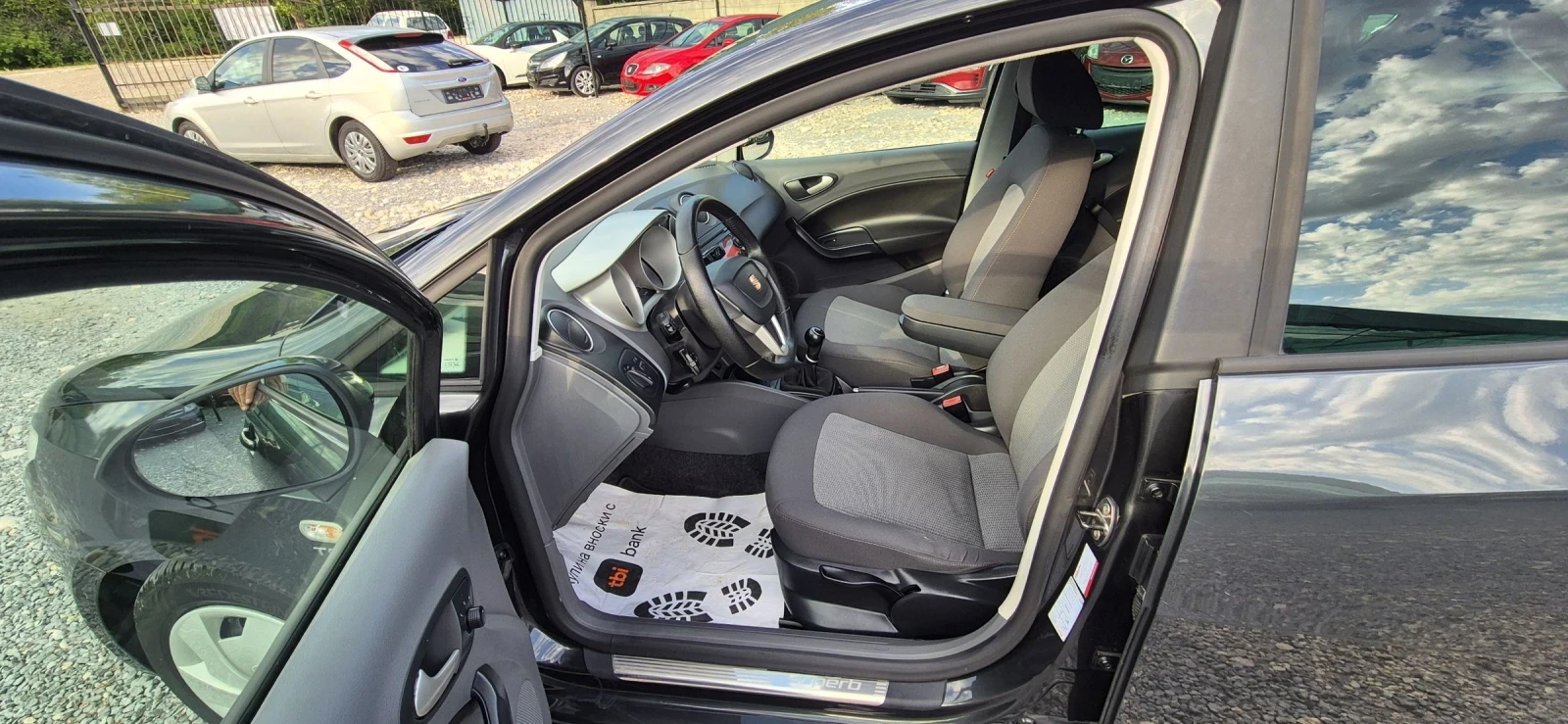 Seat Ibiza 1.2, снимка 12 - Автомобили и джипове - 54921746