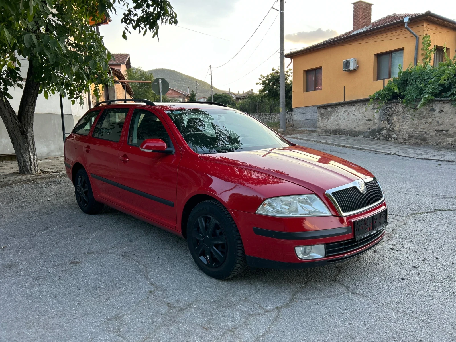 Skoda Octavia 1.6i 102к.с.* ТЕМПОМАТ* КЛИМАТИК* СЕРВИЗНА КНИЖКА*, снимка 3 - Автомобили и джипове - 55105509