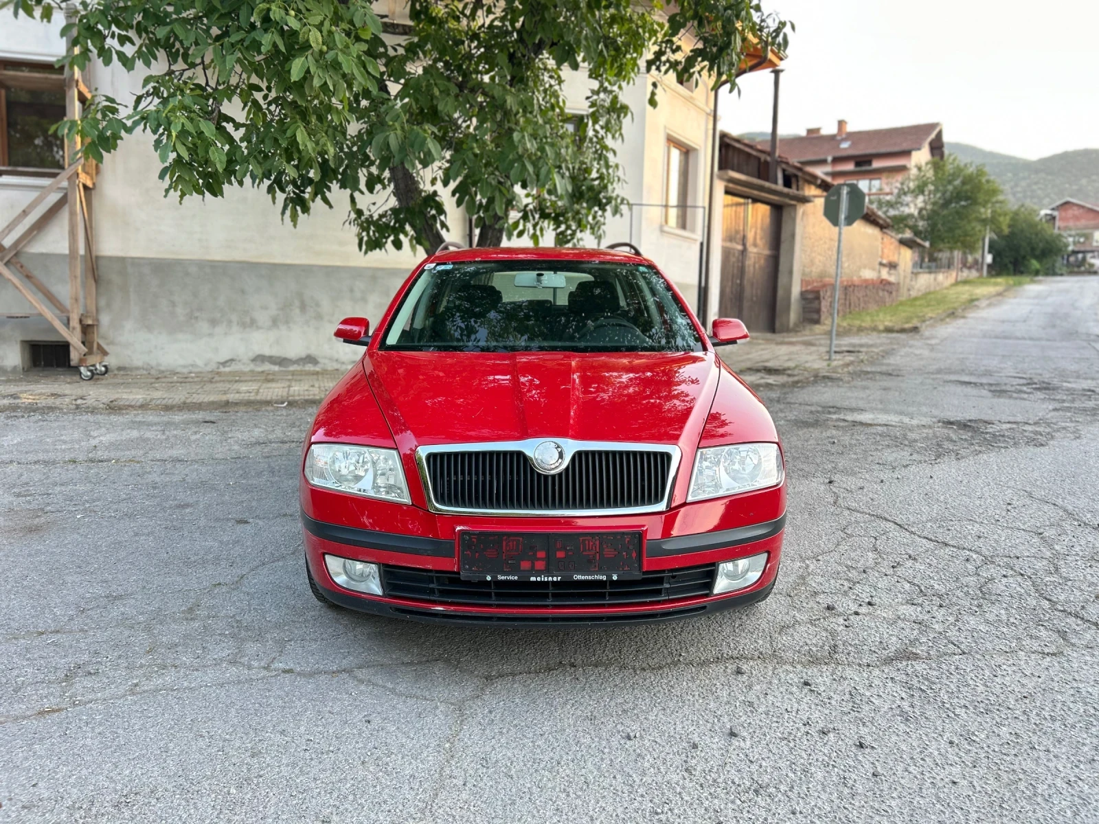 Skoda Octavia 1.6i 102к.с.* ТЕМПОМАТ* КЛИМАТИК* СЕРВИЗНА КНИЖКА*, снимка 2 - Автомобили и джипове - 55105509