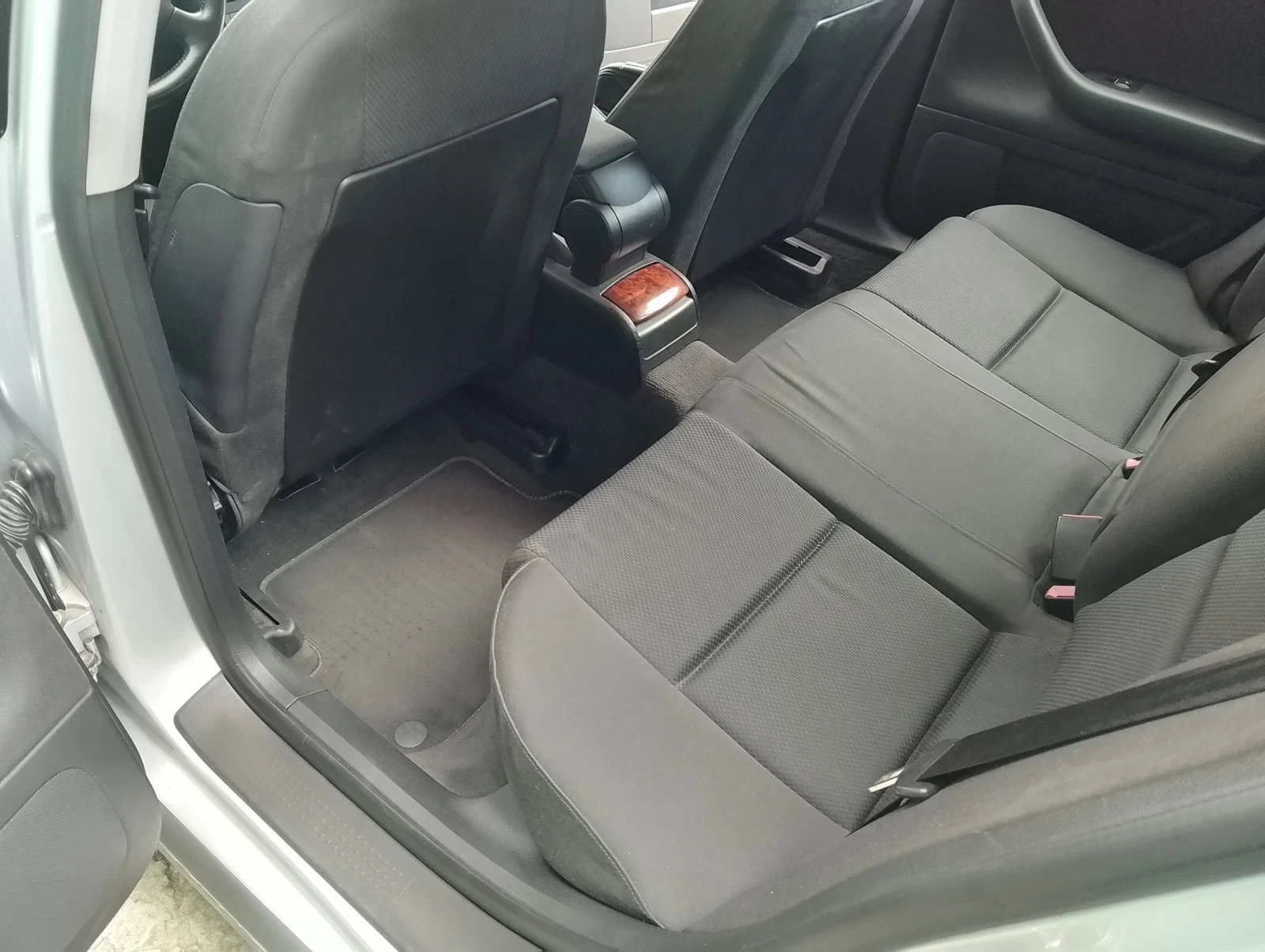 Audi A4 1.9 TDI 96KW, снимка 12 - Автомобили и джипове - 55411772