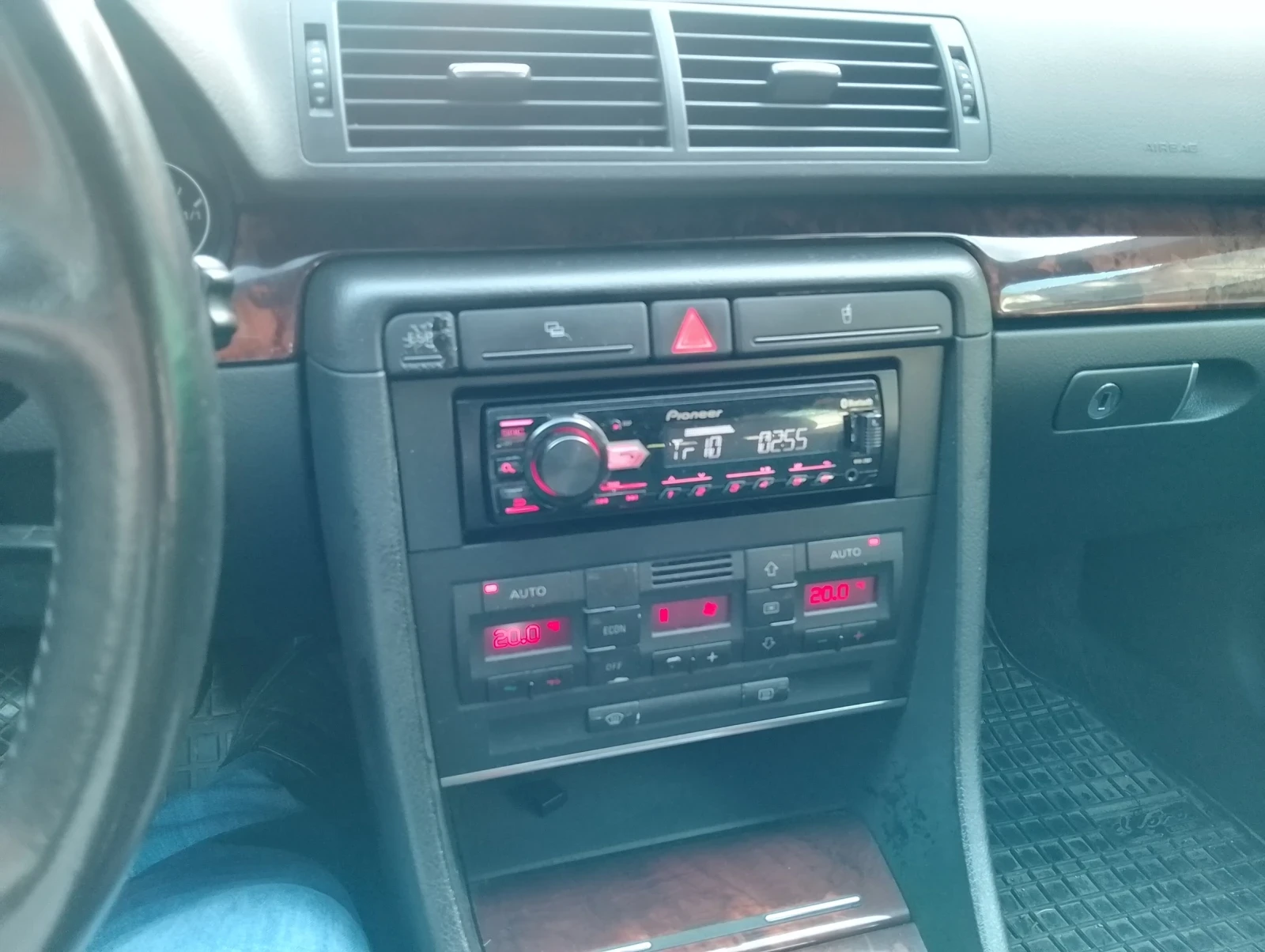 Audi A4 1.9 TDI 96KW, снимка 10 - Автомобили и джипове - 55411772