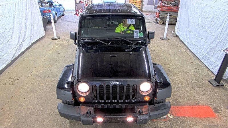 Jeep Wrangler Sahara, снимка 1 - Автомобили и джипове - 47778144