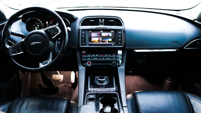 Jaguar F-PACE, снимка 6 - Автомобили и джипове - 52416520