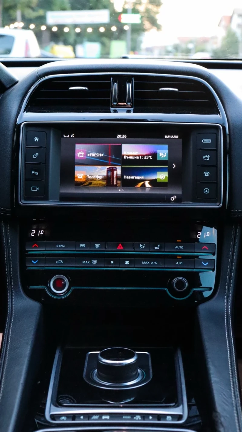Jaguar F-PACE, снимка 7 - Автомобили и джипове - 52416520
