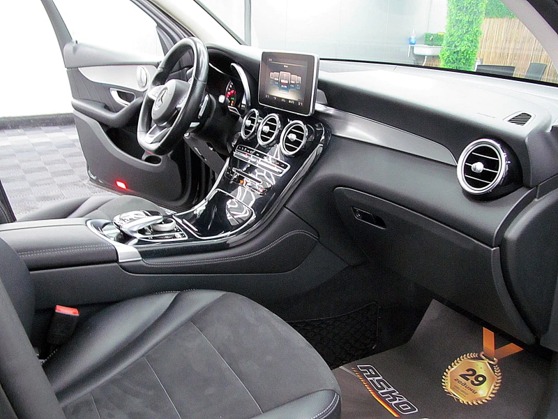 Mercedes-Benz GLC 250 AMG/KeylessGo/4-Matic/KAMERA/СОБСТВЕН ЛИЗИНГ, снимка 15 - Автомобили и джипове - 51271535
