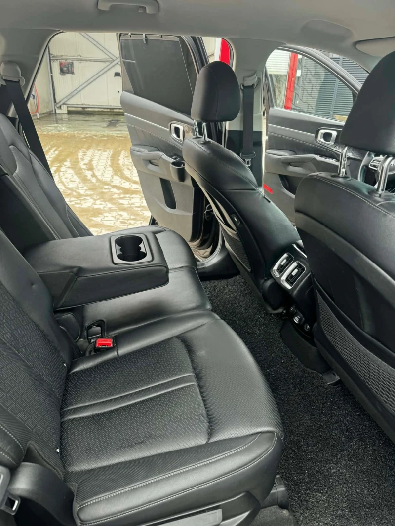 Kia Sorento, снимка 10 - Автомобили и джипове - 53375042