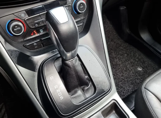 Ford Kuga 2.0 TDCI - изображение 9