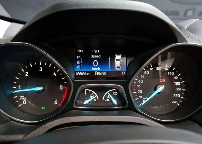 Ford Kuga 2.0 TDCI - изображение 8