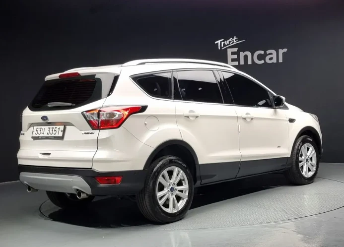 Ford Kuga 2.0 TDCI - изображение 2