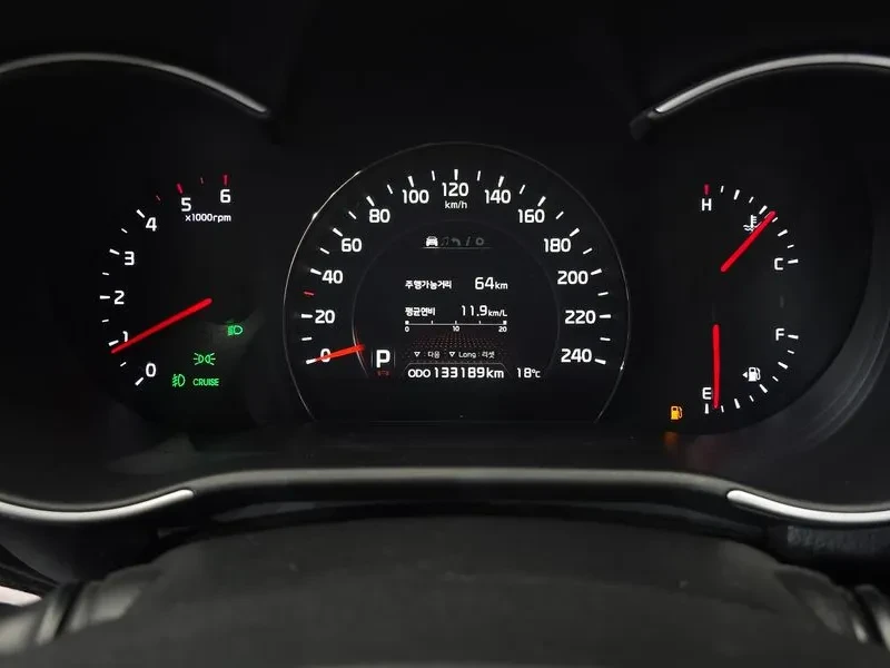 Kia Sorento 2.0 2WD, снимка 8 - Автомобили и джипове - 54264111