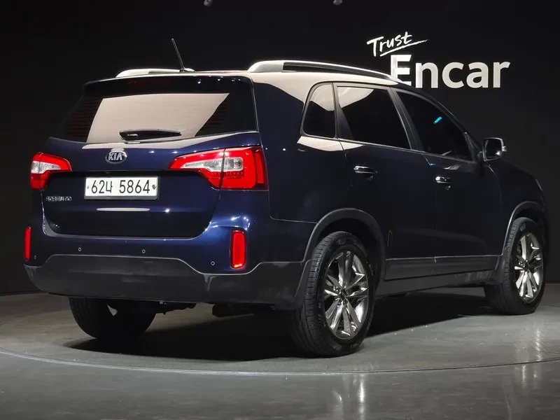 Kia Sorento 2.0 2WD, снимка 2 - Автомобили и джипове - 54264111