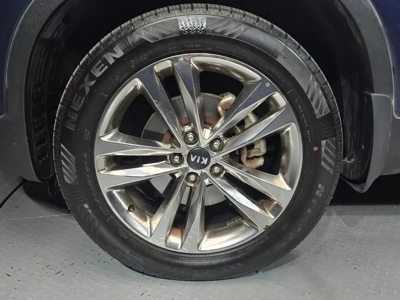 Kia Sorento 2.0 2WD, снимка 5 - Автомобили и джипове - 54264111