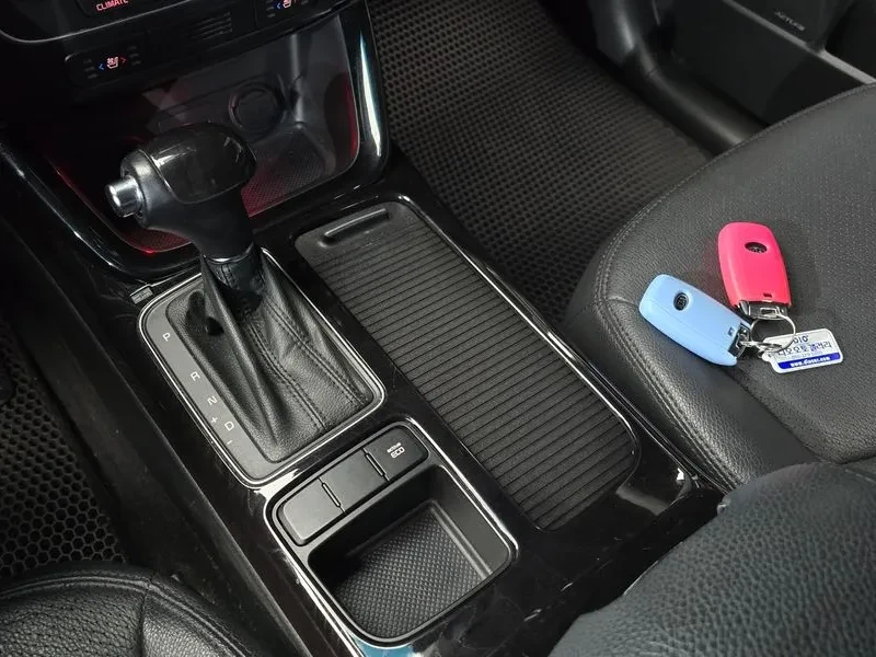 Kia Sorento 2.0 2WD, снимка 9 - Автомобили и джипове - 54264111