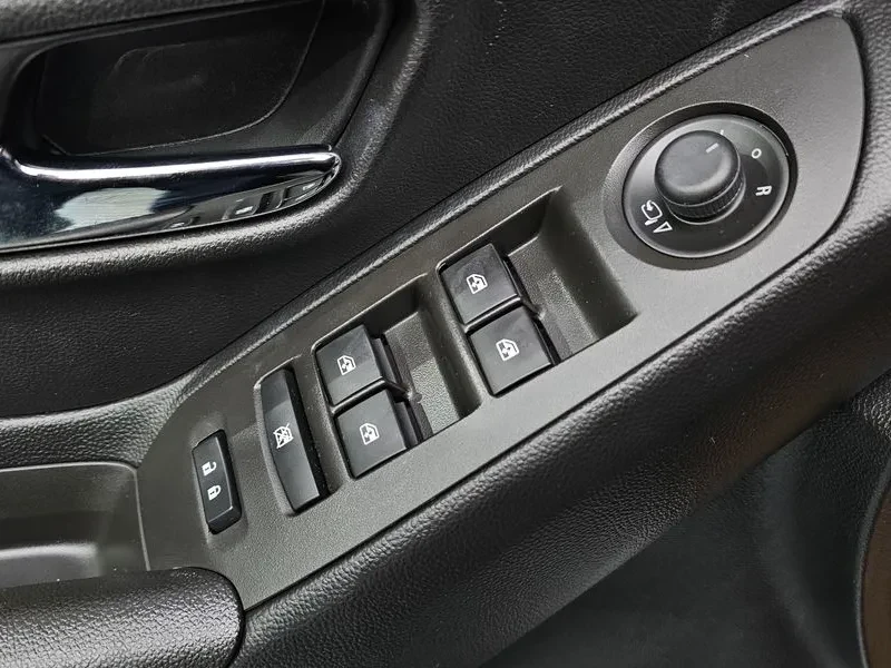 Chevrolet Trax 1.4, снимка 14 - Автомобили и джипове - 54330262