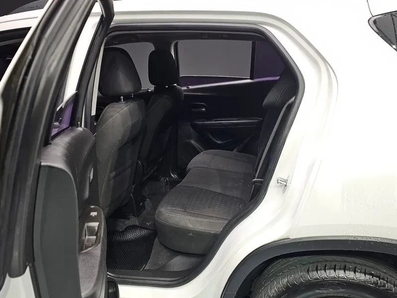 Chevrolet Trax 1.4, снимка 11 - Автомобили и джипове - 54330262