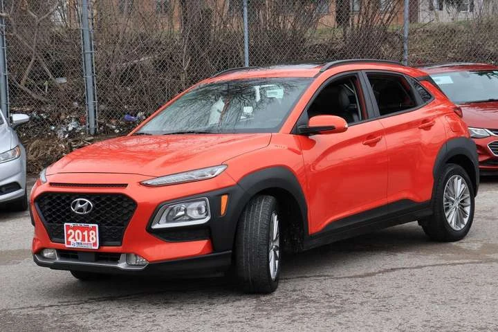 Hyundai Kona Luxury | AWD | Leather | Roof | CarPlay | BSM | LA, снимка 3 - Автомобили и джипове - 54473697