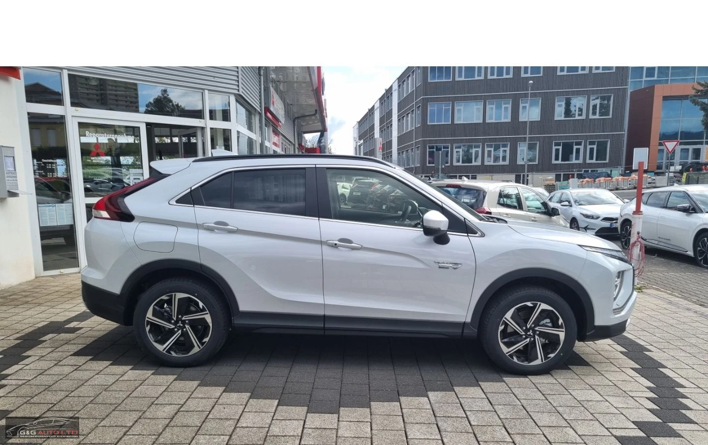 Mitsubishi Eclipse Cross 2.4PHEV/188HP/PLUS/4X4/CAM/NAVI/LED/ACC/524v - изображение 6