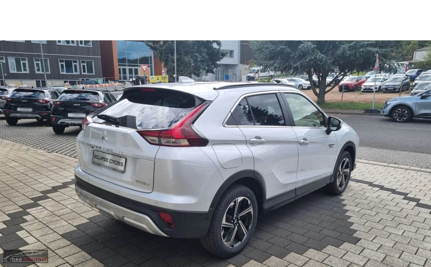 Mitsubishi Eclipse Cross 2.4PHEV/188HP/PLUS/4X4/CAM/NAVI/LED/ACC/524v - изображение 7