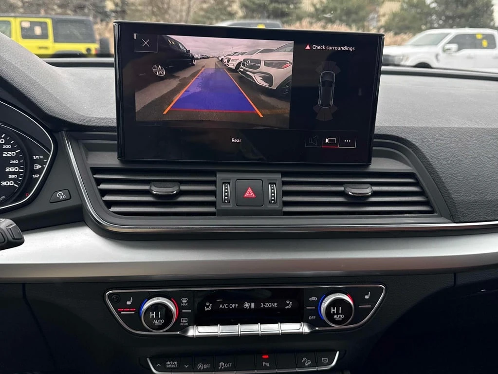 Audi Q5 2023 Komfort * CARFAX * БЕЗ ПЪРВОНАЧАЛНА ВНОСКА - изображение 9